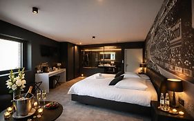 La Reine Hotel & Restaurant